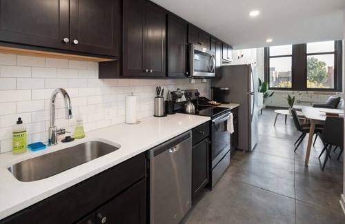 West Philadelphia Apartamento | Sosuite | Studio Loft w W/D, Gym, Lounge