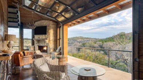 Dripping Springs Casa | Sotol by AvantStay Direct River Access Views