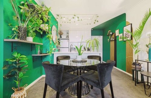 Southbank Condominio | Soul-Stirring Oasis With Enclosed Balcony Retreat