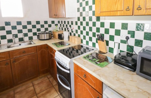 Achill Sound Cabaña | SOUND COTTAGE, pet friendly in Achill Island, County Mayo