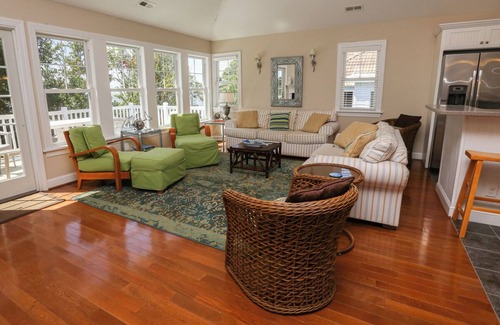 Monteray Shores Casa | 4 BR Soundside home in Monteray Shores Corolla w/Private Pool and loads of Community Amenities