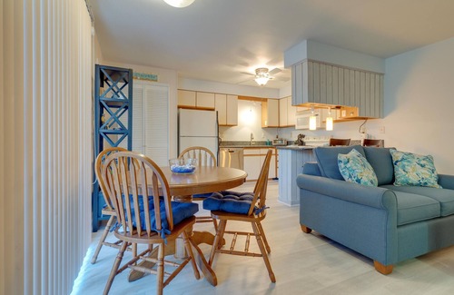 Kitty Hawk Condominio | Sound side OBX Garden Condo no stairs, pool -Come enjoy the Fall at the beach!