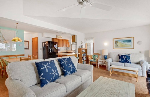 Carolina Dunes Condominio | Soundfront 3BR | Pool, Tennis & Walk to Beach/Duck