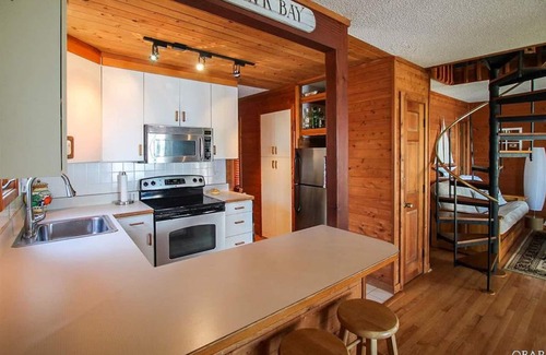 Colington Harbour Cabaña | Soundfront Beach House con kayaks, veleros y muchos juguetes de playa!