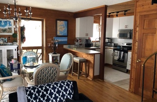 Colington Harbour Cabaña | Soundfront Beach House con kayaks, veleros y muchos juguetes de playa!