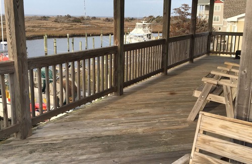 Hatteras Cabaña | Propiedad frente al sonido con hermosas puestas de sol y fácil acceso para practicar deportes acuáticos.