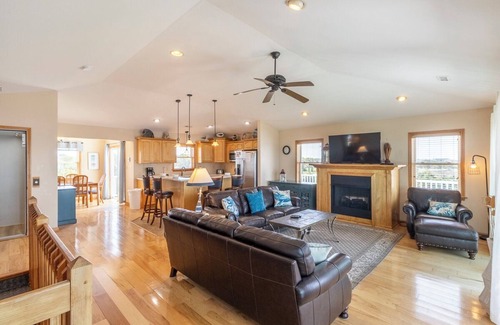 Wind Over Waves Casa | Soundfront serenity with a private dock at Blue Horizon in Salvo!