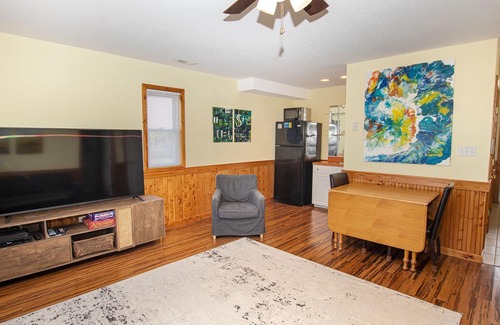 Waves Casa | Soundfront, Shared Dock and Pier, Elevator, Private Pool, Hot Tub