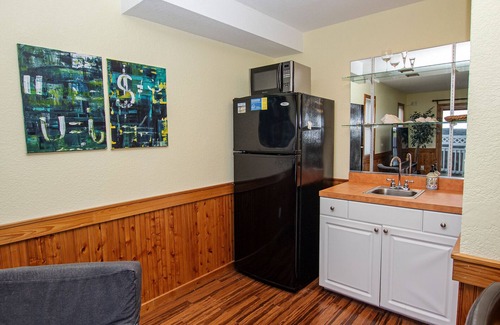 Waves Casa | Soundfront, Shared Dock and Pier, Elevator, Private Pool, Hot Tub