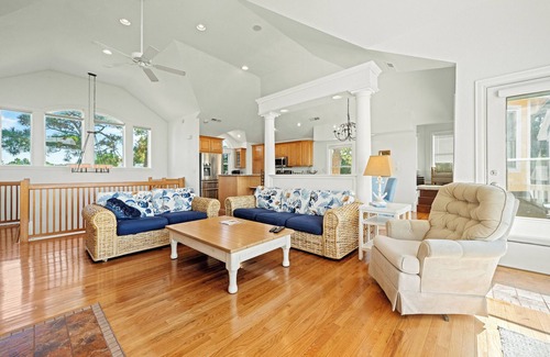 Monteray Shores Casa | Sounds Good to Me: Soundfront Home, New to Rental Program