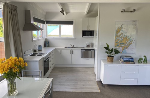 Waikawa Bay Casa | Sounds Good - Waikawa Holiday Home and Berth