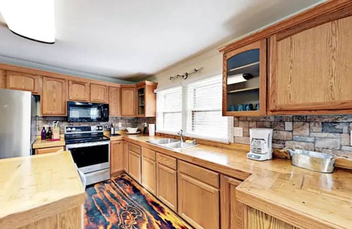 Barnardsville Casa | Sounds of the creek with your coffee. Beautiful private setting w/ great views.