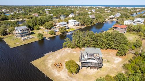 Carova Beach Casa | Soundside, Canal Front! Water views!, 4x535, The 4x4 Leaf Clover