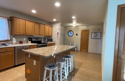 Indiantown Shores Cabaña | Soundside Home in Frisco is an Island Dream Retreat!