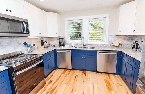 Ocean Hill Casa | Soundside, Hot Tub, Community Pool, Sound Views, VOH1248, Sunset Cottage