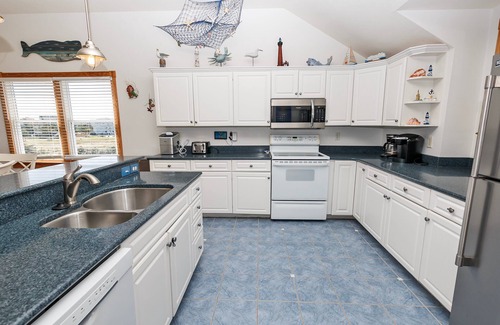 Corolla Casa | Soundside, Private Pool, Hot Tub, Rec Room-VOH50, Castle in the Sand