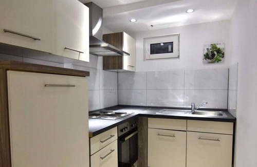 Troisdorf-West Apartamento | Souterrain Apartment , 65qm, 1 Schlafzimmer, 1 Wohn-/ Schlafzimmer, Max. 5 Personen