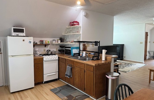 Bouldin Casa | South 6th bungalow walkable to ACL, Zilker, downtown and south congress