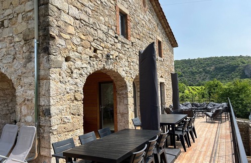 Chassagnes Casa | SOUTH ARDECHE Large house sleeps 22 near river in the middle of vineyards