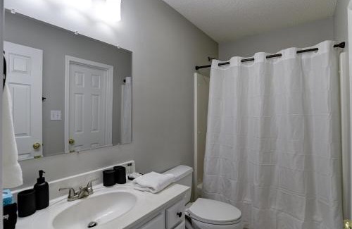 Royal Pines Casa | South Asheville Townhome 12 B