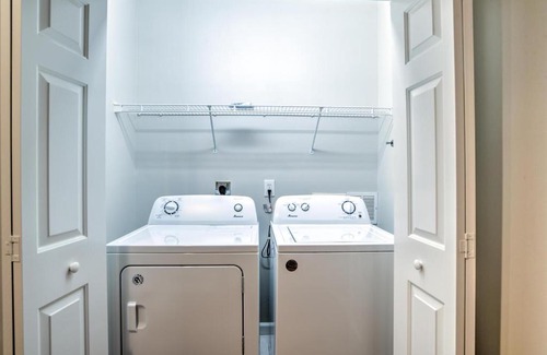 Royal Pines Casa | South Asheville Townhome 16 A