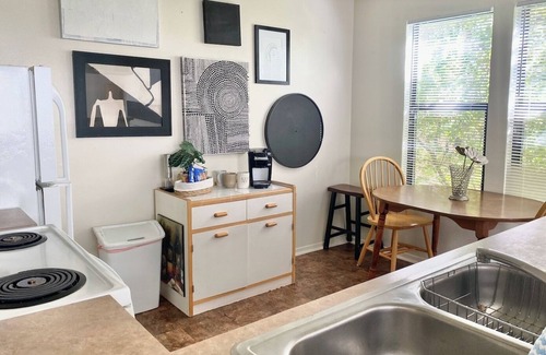 South Manchaca Condominio | South ATX . Sweet Stay with Pool