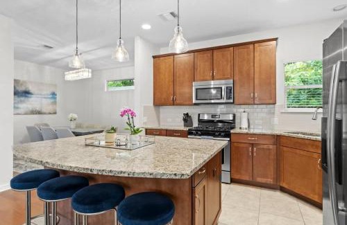 South Manchaca Casa | South Austin Home with a Pool