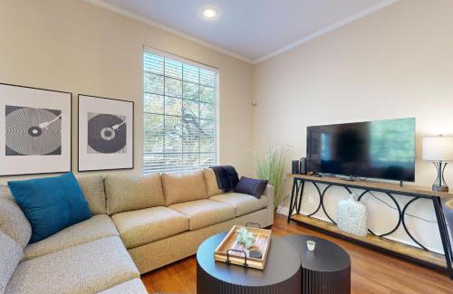 West Congress Casa | South Austin - Master