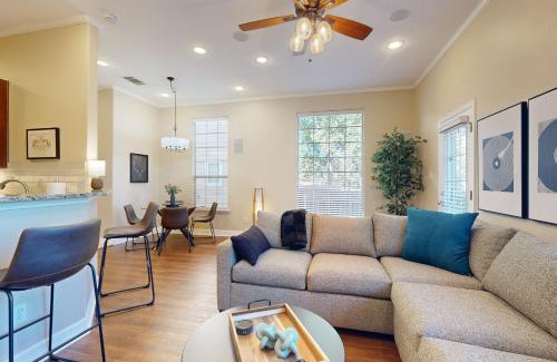 West Congress Casa | South Austin - Master