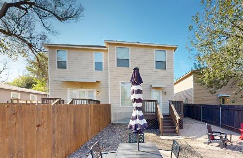 West Congress Casa | South Austin - Master
