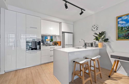 South Brisbane Apartamento | South Bank Living! ~ 1bed, 1bath, 1car, Balcony