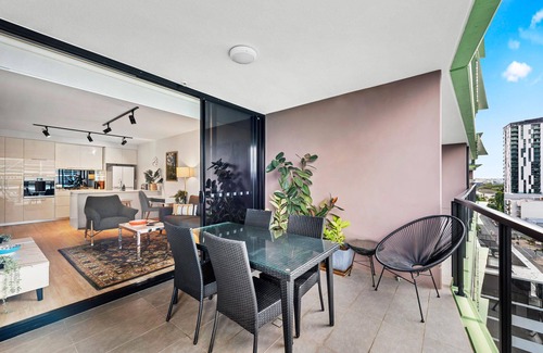 South Brisbane Apartamento | South Bank Living! ~ 1bed, 1bath, 1car, Balcony