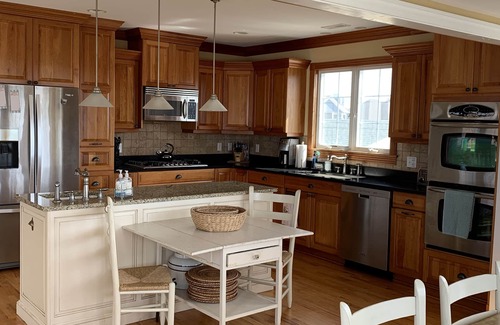 Bethany Beach Casa | 6 BR 7 BA duerme 16 Canal Front Pet Friendly Home- a pie de bicicleta de playa a la ciudad