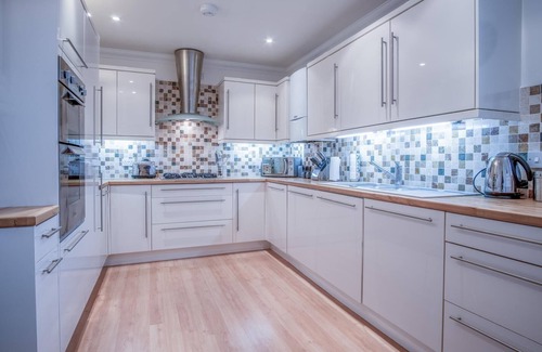 Tenby Apartamento | South Beach View - 2 Bedroom Apartment - Tenby