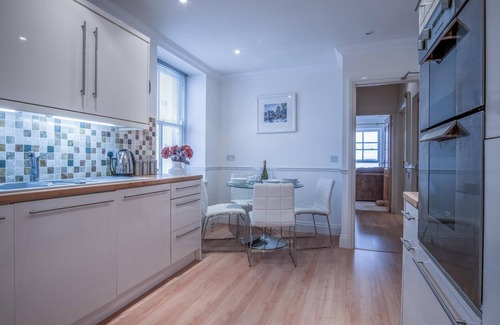 Tenby Apartamento | South Beach View - 2 Bedroom Apartment - Tenby