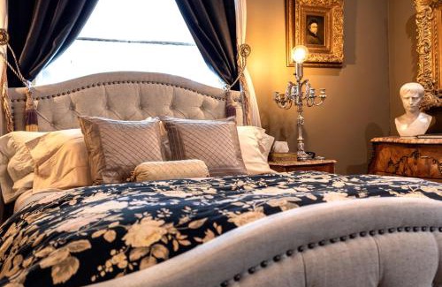 Scottdale Apartamento | South Broadway Manor B&B - Near Fallingwater, Ohiopyle State Park, Hiking & Biking trails GAP