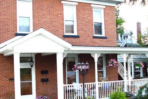 Scottdale Apartamento | South Broadway Manor B&B - Near Fallingwater, Ohiopyle State Park, Hiking & Biking trails GAP