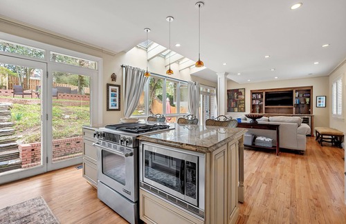 Collier Hills Casa | South Buckhead Popular Cottage cerca de todo, traer mascotas!