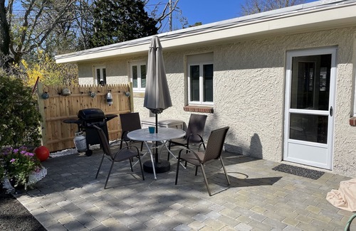 South Chatham Casa | South Chatham cottage walk to beaches, dining, tennis, shops, bike path.