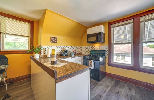 South Chicago Heights Apartamento | South Chicago Heights Apt: Pets Welcome!