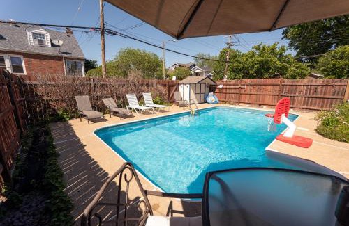Northampton Casa | South City Pool & Hot Tub 5 Bed