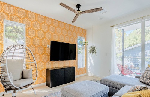 Dawson Casa | South Congress Casita | Artistic as the city of Austin