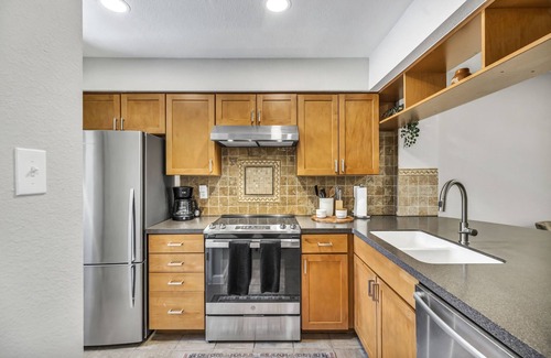 Greater South River City Condominio | South Congress Gated Condo