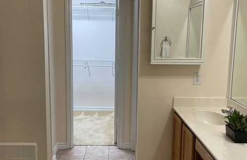 Denton Casa | South Denton, Clean, Quiet and Safe Neighborhood