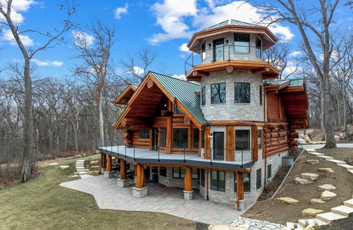 Zenda Casa | South Elder Acres: Log Cabin w/ Indoor Pool