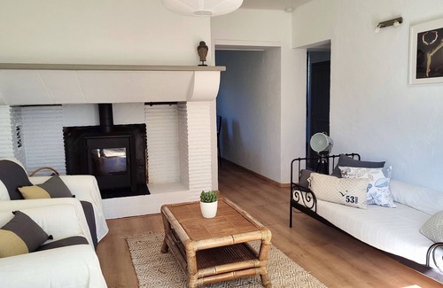 Estibeaux Cama Y Desayuno | South-facing house with garden and fireplace