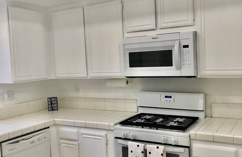 Palm Desert Condominio | South Facing Monterey Country Club clean and bright condo!