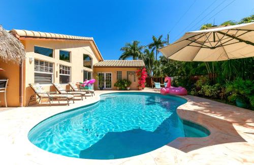 Deerfield Beach Casa | South Florida Spacious Oasis 4BR Retreat with 2 King Beds, Amazing Pool, near Beaches