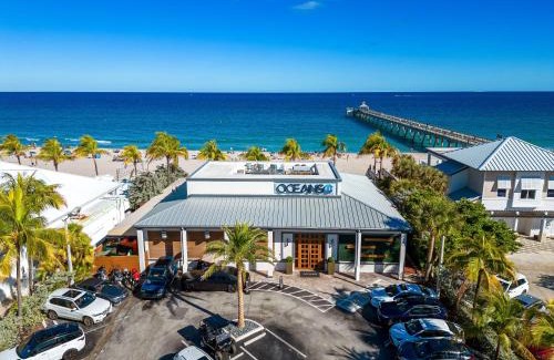 Deerfield Beach Casa | South Florida Spacious Oasis 4BR Retreat with 2 King Beds, Amazing Pool, near Beaches