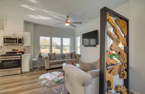 South Houston Apartamento | South Houston Townhome w/ Patio & Gas Grill!